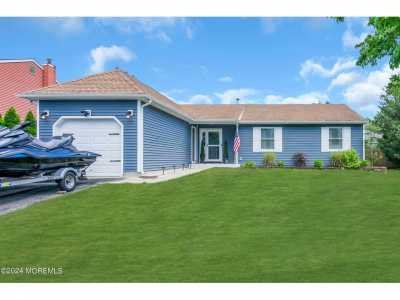 Home For Sale in Toms River, New Jersey