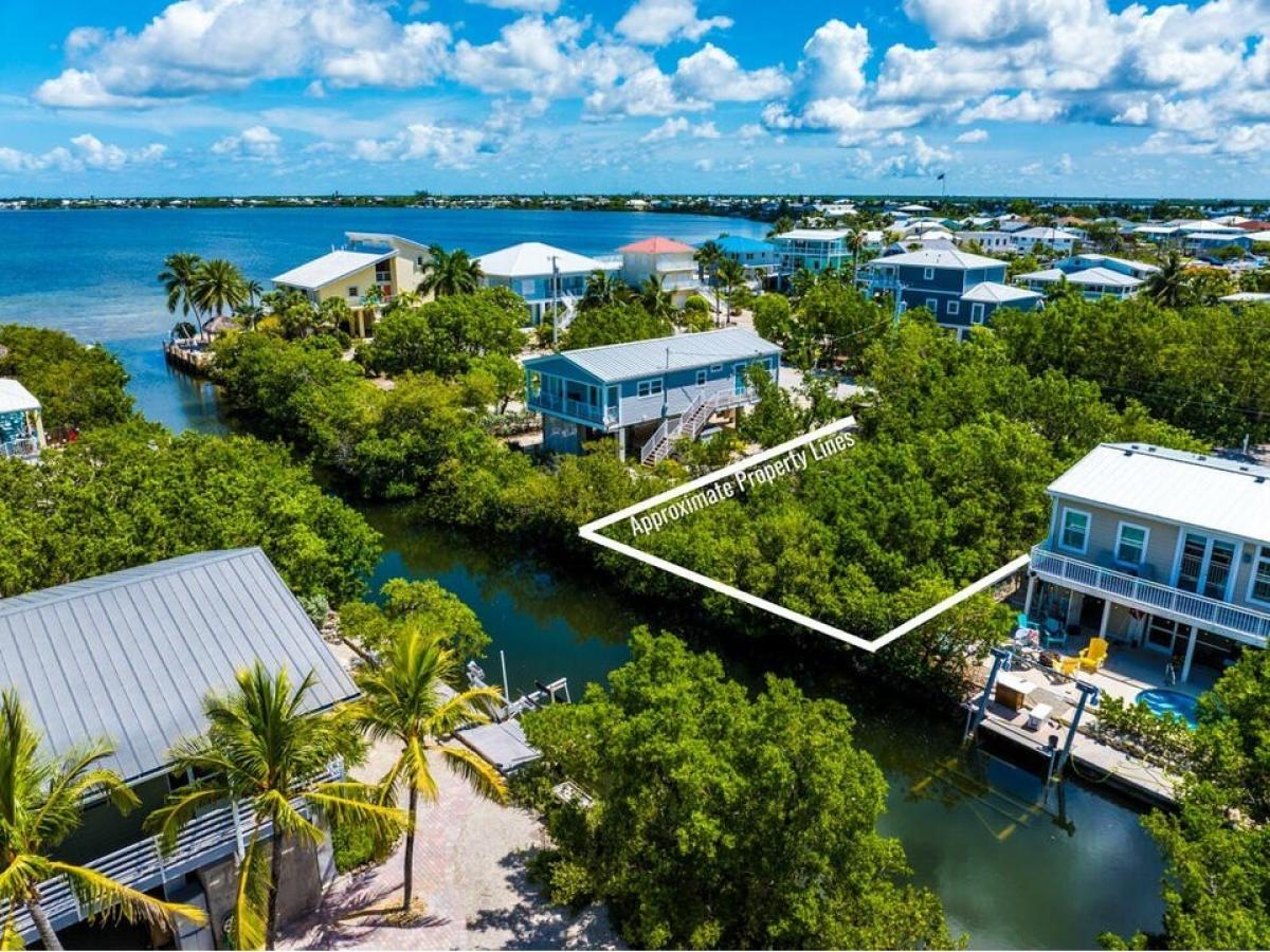 Picture of Residential Land For Sale in Cudjoe Key, Florida, United States