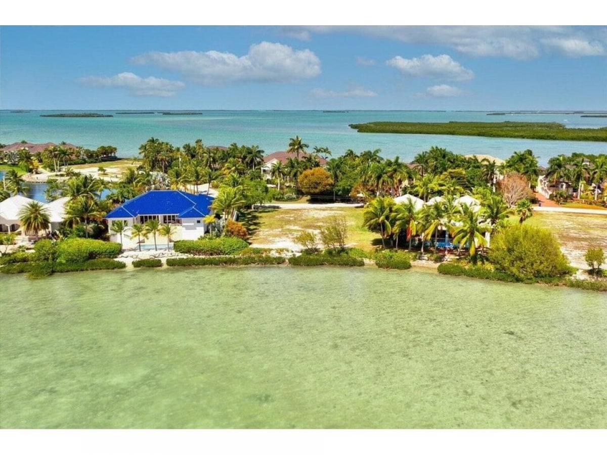 Picture of Residential Land For Sale in Shark Key, Florida, United States