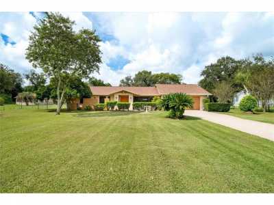 Home For Sale in Zephyrhills, Florida