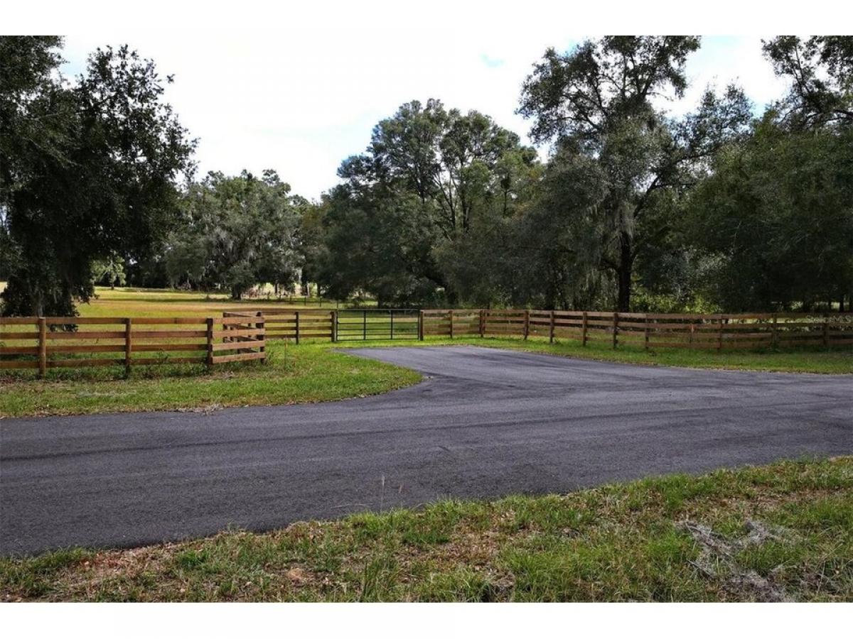 Picture of Residential Land For Sale in Reddick, Florida, United States