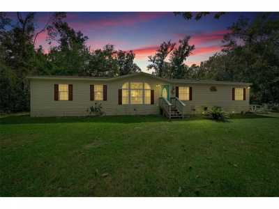 Home For Sale in Chiefland, Florida