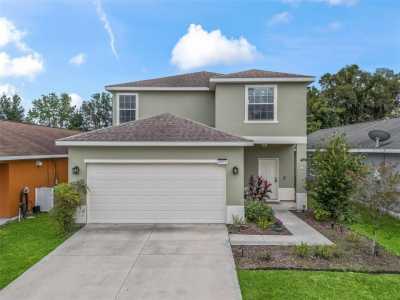 Home For Sale in Oxford, Florida