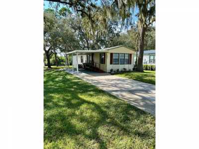 Home For Sale in Leesburg, Florida