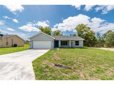 Home For Sale in Ocklawaha, Florida