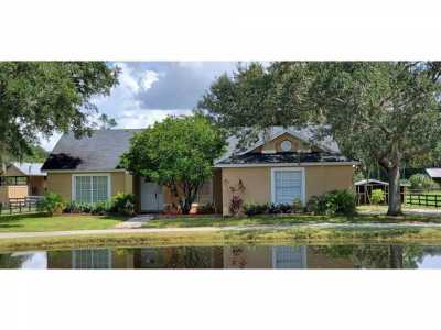 Home For Sale in Oviedo, Florida