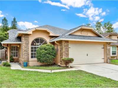 Home For Sale in Winter Springs, Florida