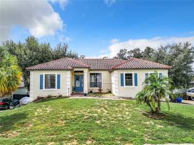 Home For Sale in Clermont, Florida