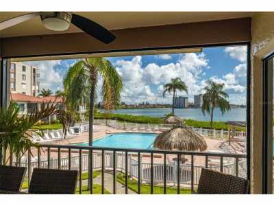 Home For Sale in Saint Petersburg, Florida