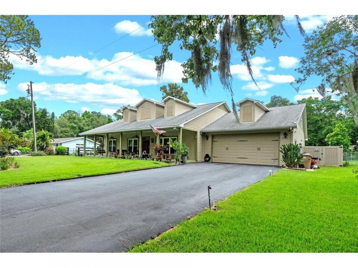 Picture of Home For Sale in Eustis, Florida, United States