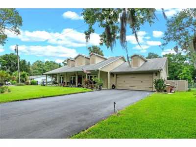 Home For Sale in Eustis, Florida