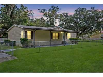 Home For Sale in Waldo, Florida