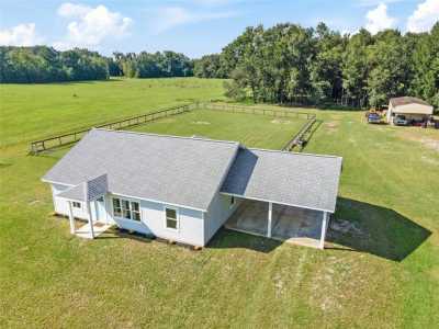 Home For Sale in Newberry, Florida