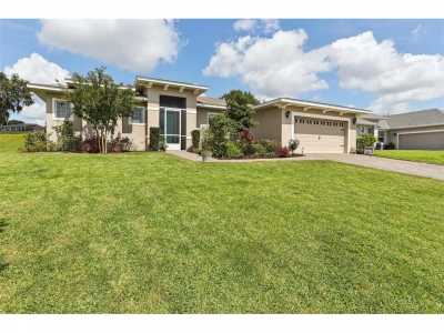 Home For Sale in Lady Lake, Florida