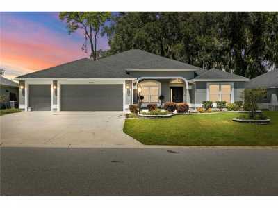 Home For Sale in Oxford, Florida