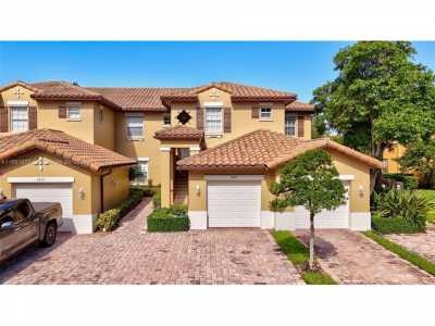 Home For Sale in Parkland, Florida