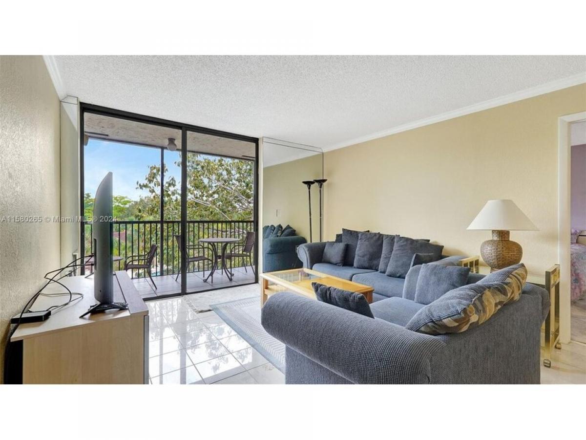 Picture of Home For Sale in Lauderhill, Florida, United States