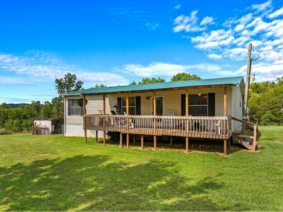 Picture of Home For Sale in Newport, Tennessee, United States