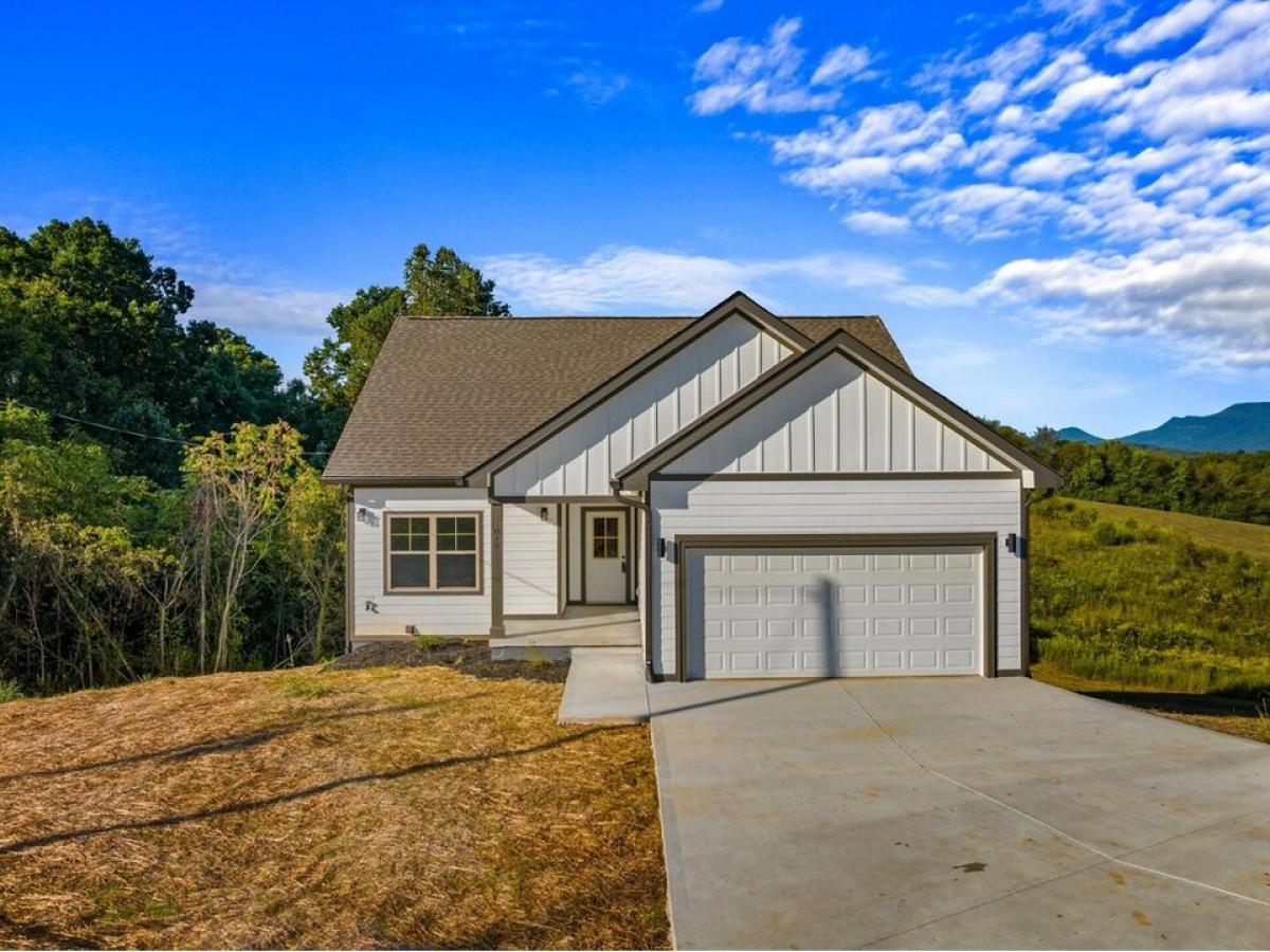 Picture of Home For Sale in Newport, Tennessee, United States