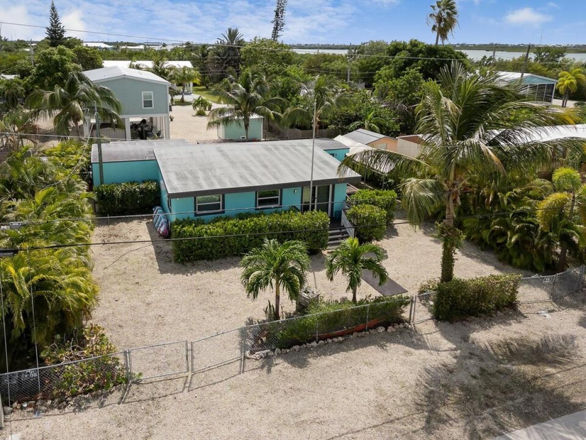 Picture of Home For Sale in Little Torch Key, Florida, United States