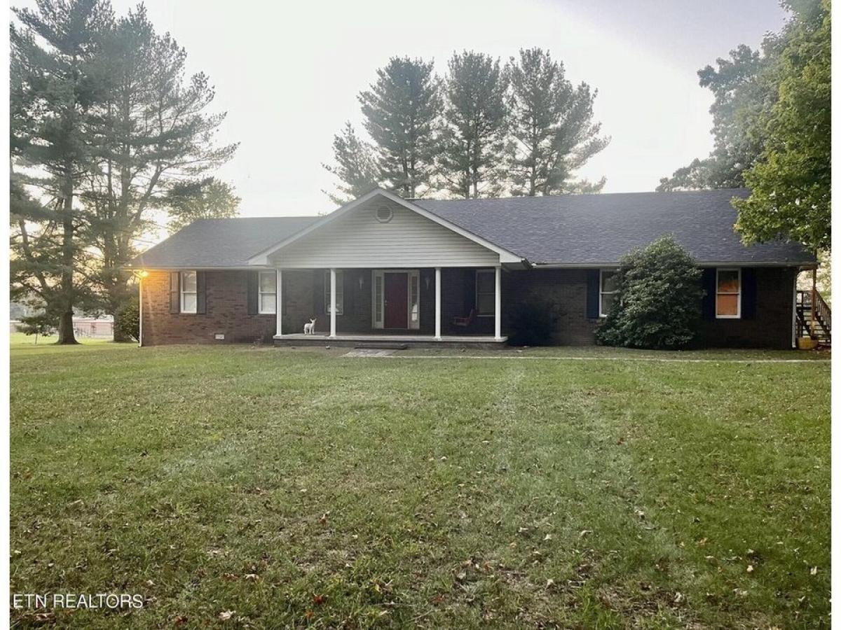 Picture of Home For Sale in Crossville, Tennessee, United States