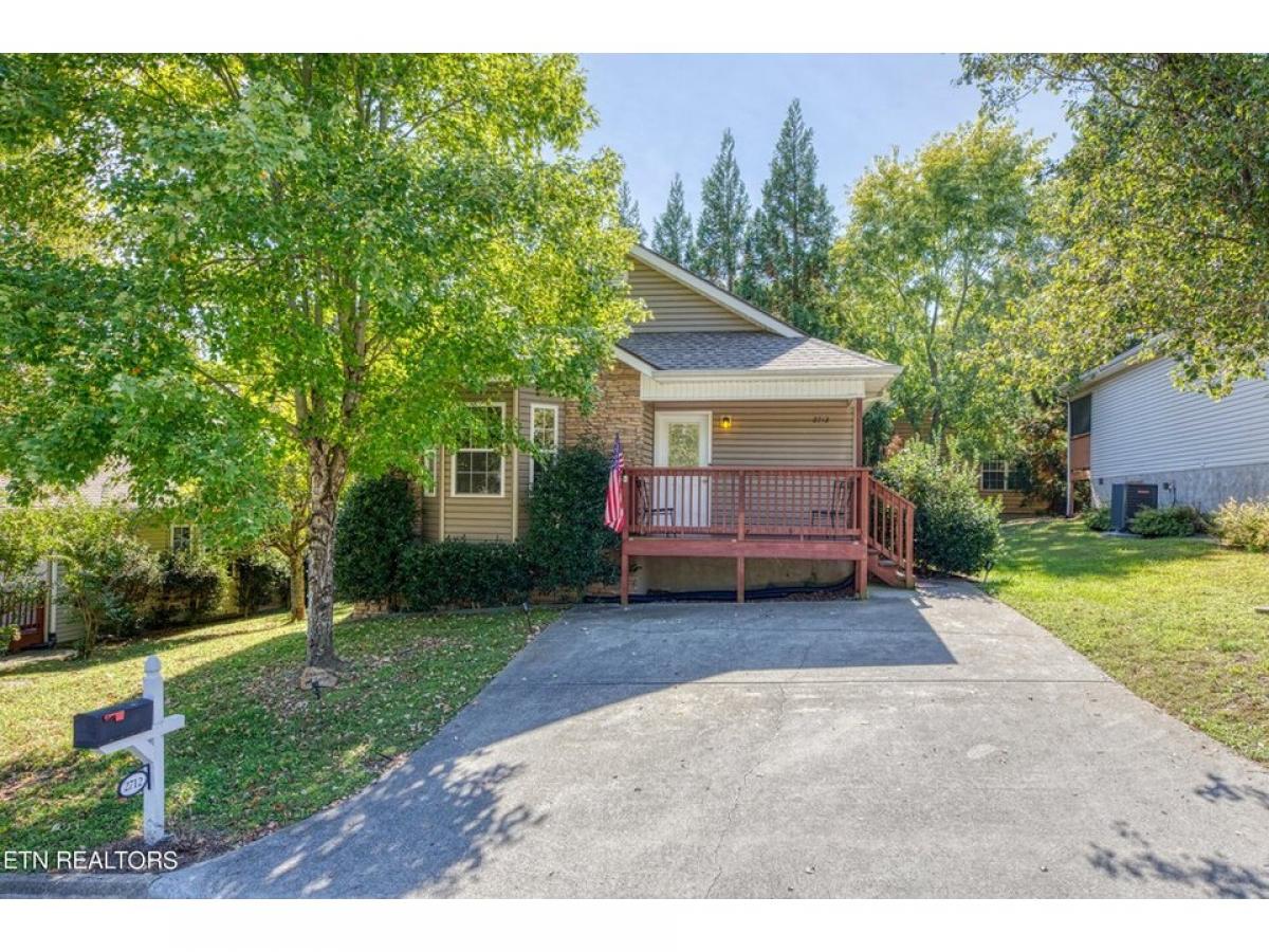 Picture of Home For Sale in Pigeon Forge, Tennessee, United States