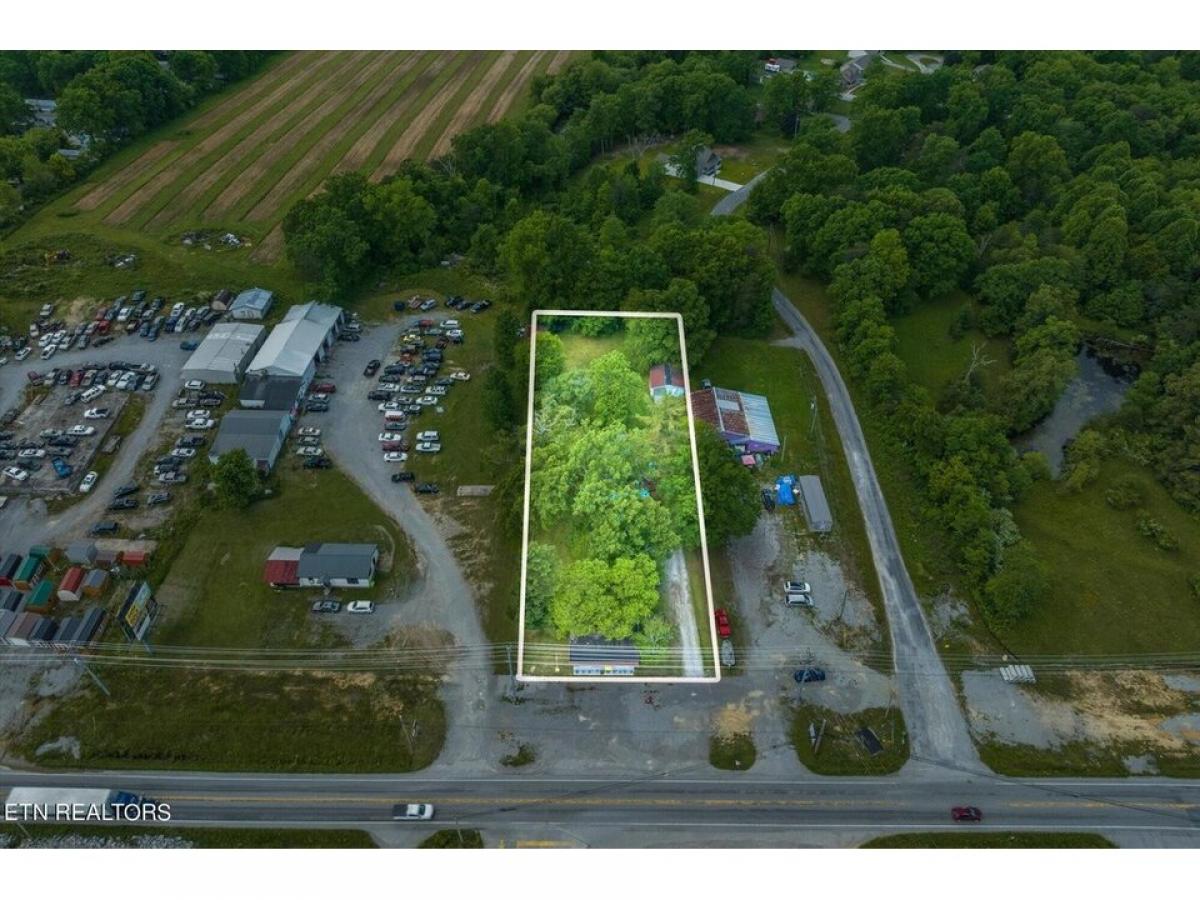 Picture of Residential Land For Sale in Crossville, Tennessee, United States