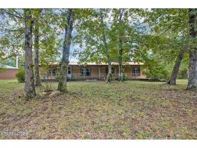 Home For Sale in Deer Lodge, Tennessee