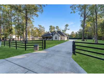 Home For Sale in Splendora, Texas