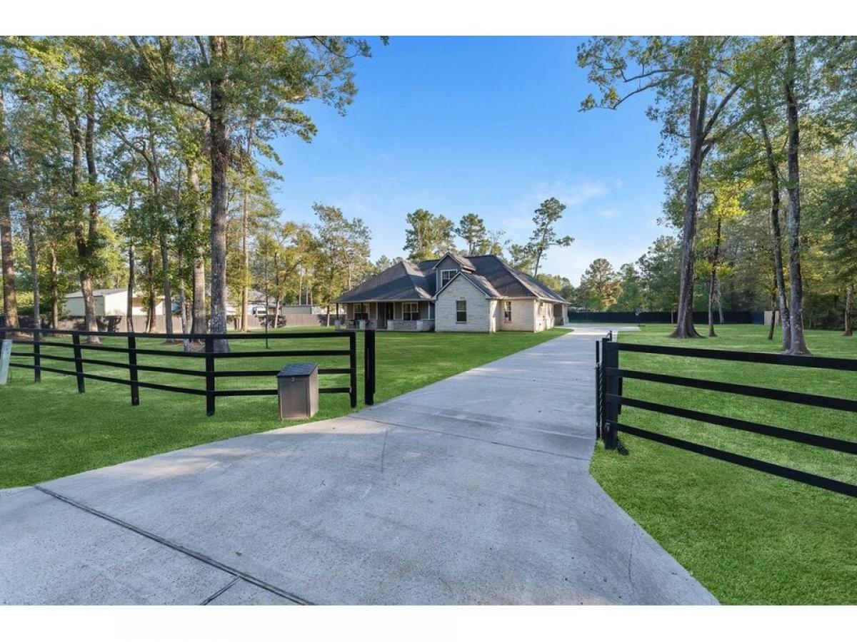 Picture of Home For Sale in Splendora, Texas, United States