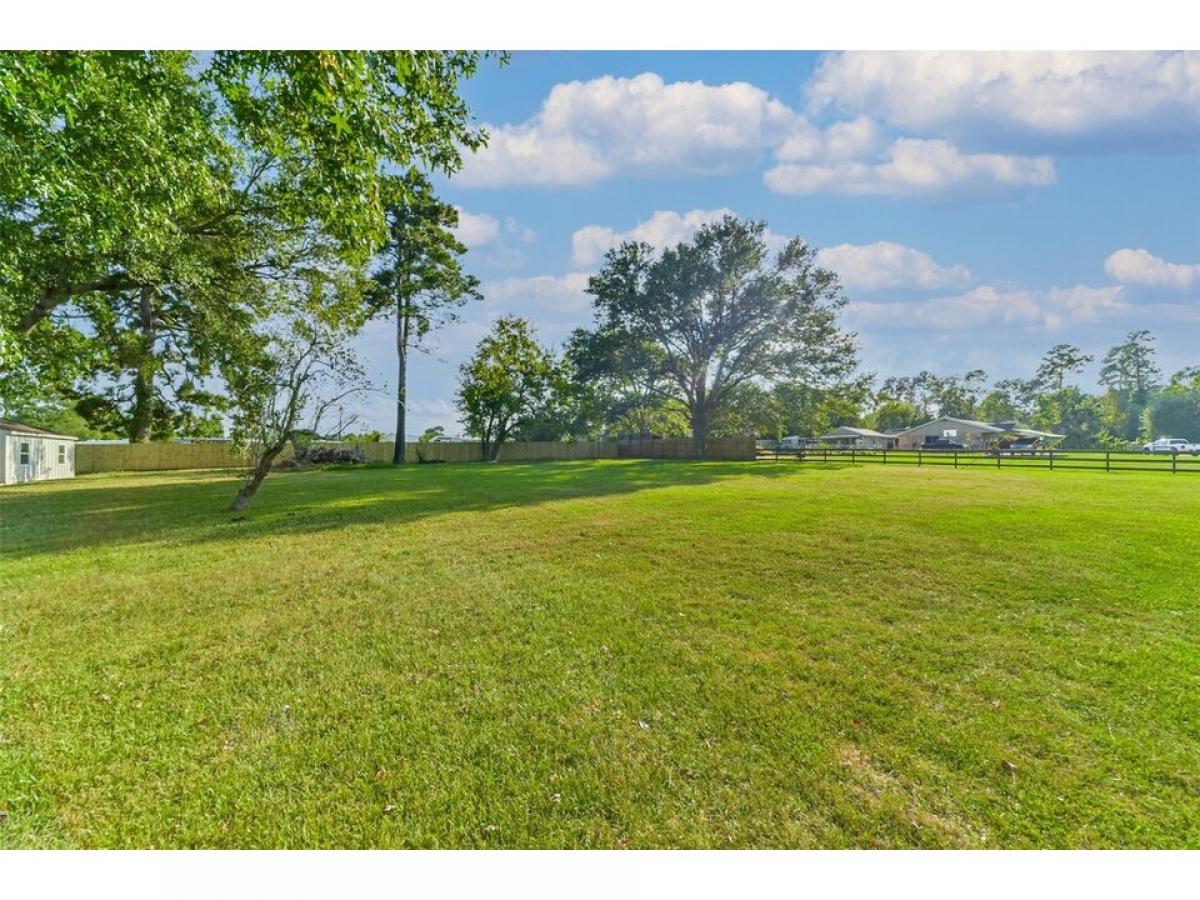 Picture of Residential Land For Sale in Montgomery, Texas, United States