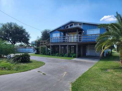 Home For Sale in Crystal Beach, Texas