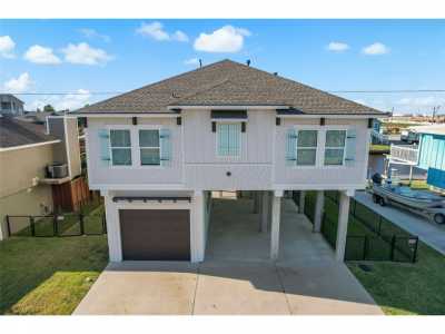 Home For Sale in Bayou Vista, Texas