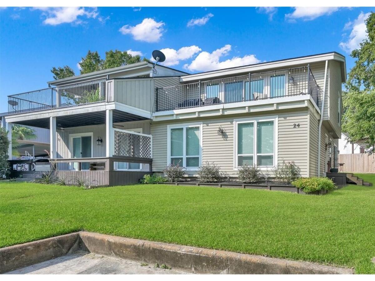 Picture of Home For Sale in Montgomery, Texas, United States