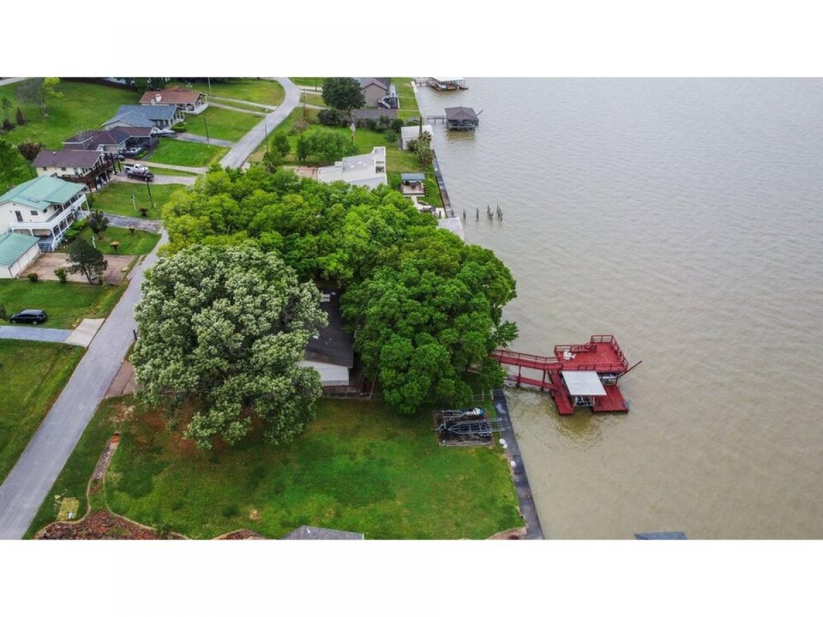 Picture of Home For Sale in Coldspring, Texas, United States