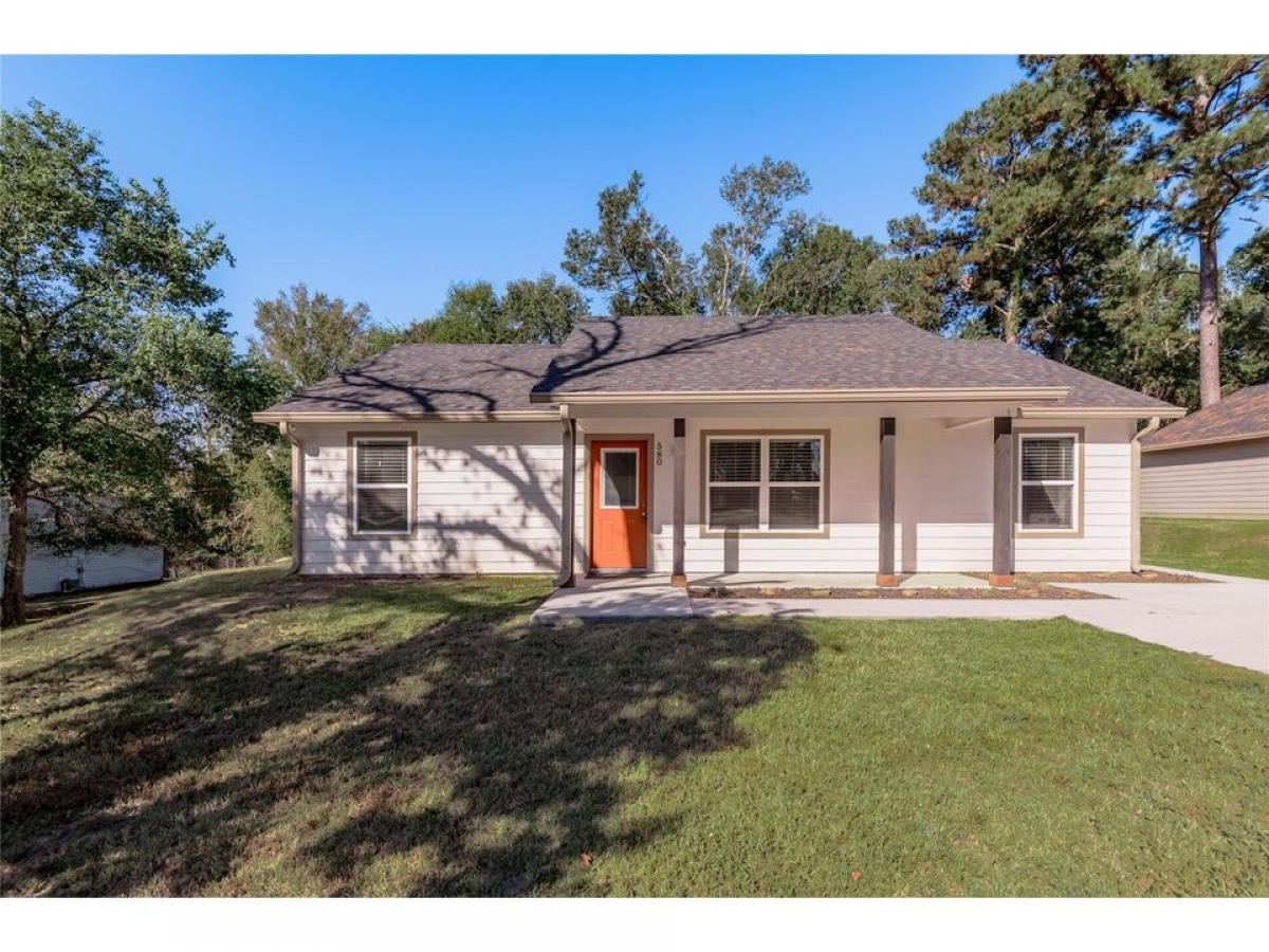 Picture of Home For Sale in Trinity, Texas, United States