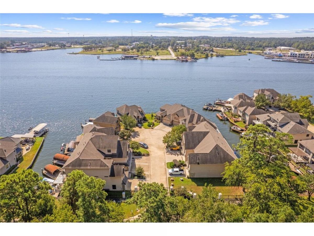 Picture of Home For Sale in Conroe, Texas, United States