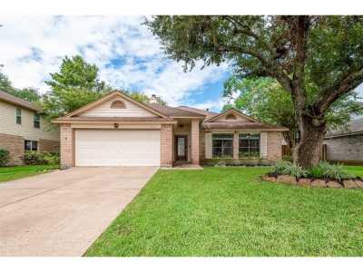 Home For Sale in Friendswood, Texas