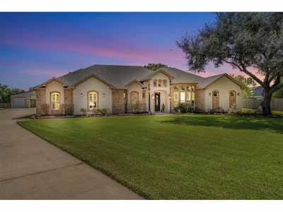 Home For Sale in Tomball, Texas