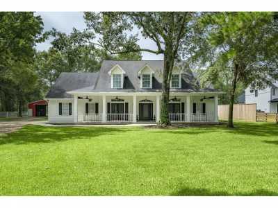 Home For Sale in Huffman, Texas