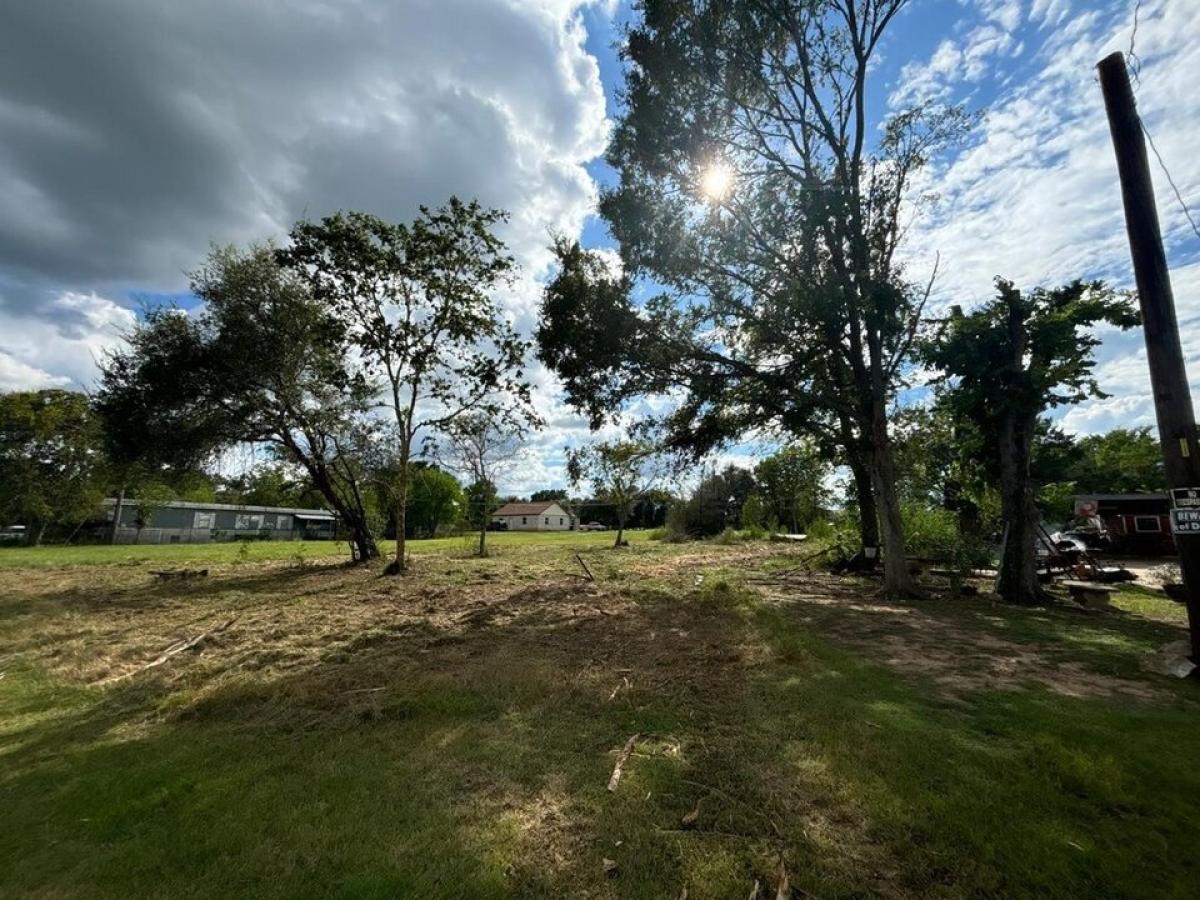 Picture of Residential Land For Sale in Hempstead, Texas, United States