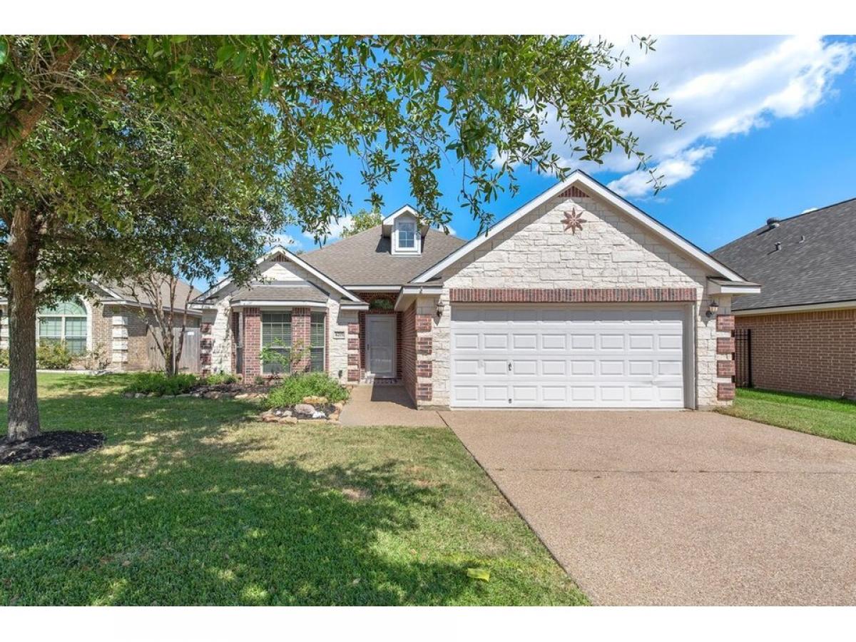 Picture of Home For Sale in College Station, Texas, United States