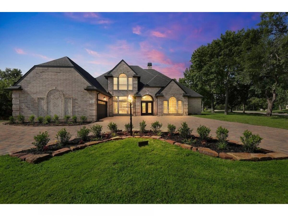 Picture of Home For Sale in Montgomery, Texas, United States