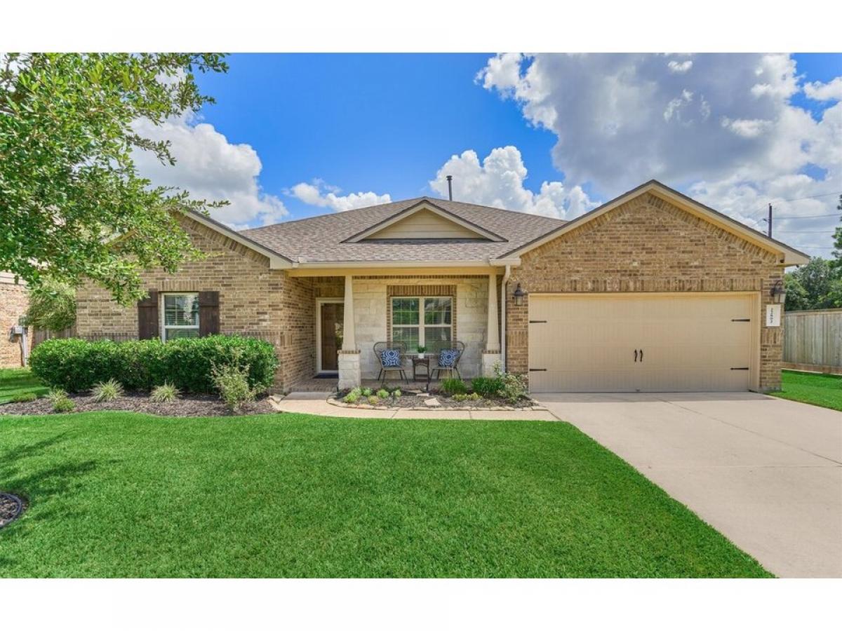 Picture of Home For Sale in Tomball, Texas, United States