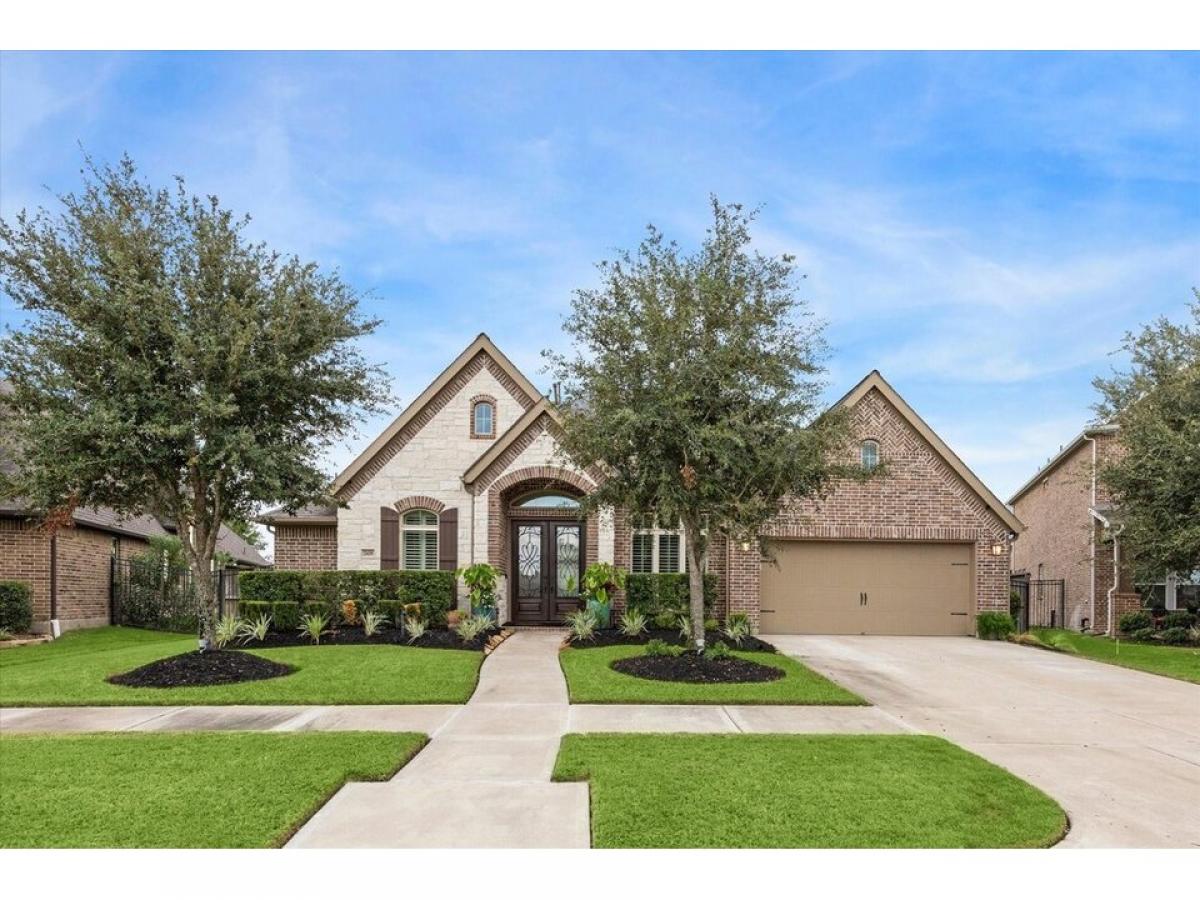 Picture of Home For Sale in Brookshire, Texas, United States