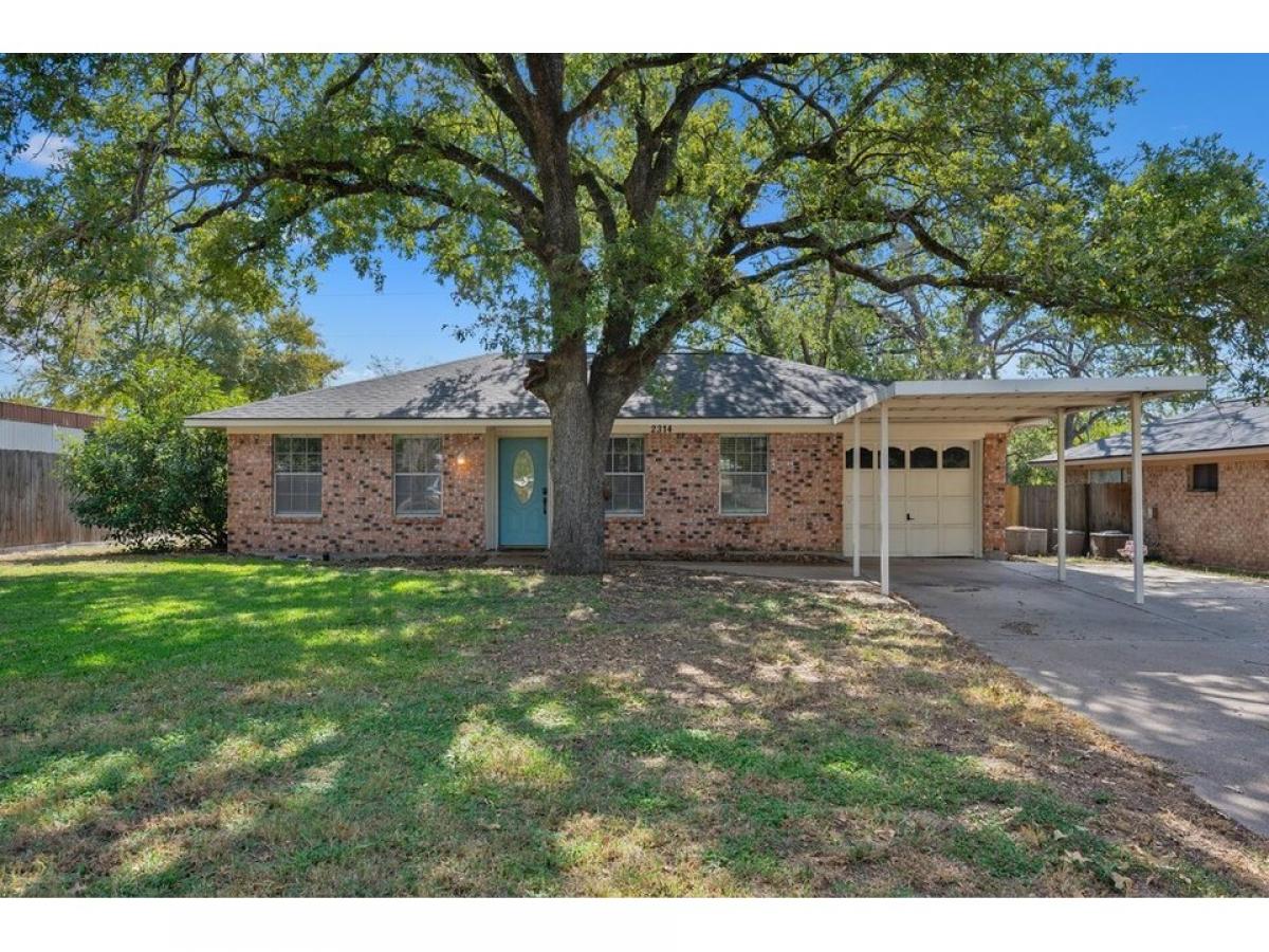 Picture of Home For Sale in Bryan, Texas, United States