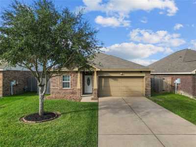 Home For Sale in Dickinson, Texas