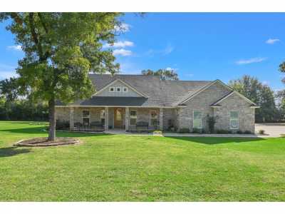 Home For Sale in Iola, Texas