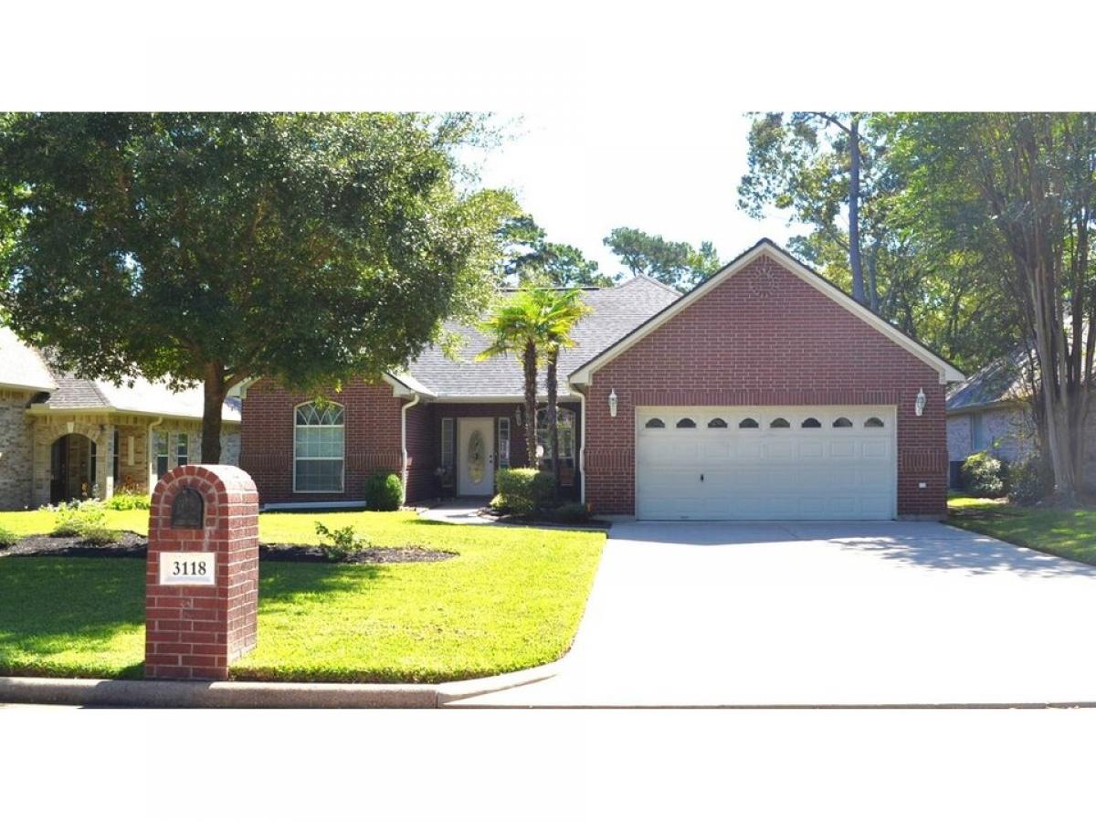 Picture of Home For Sale in Montgomery, Texas, United States