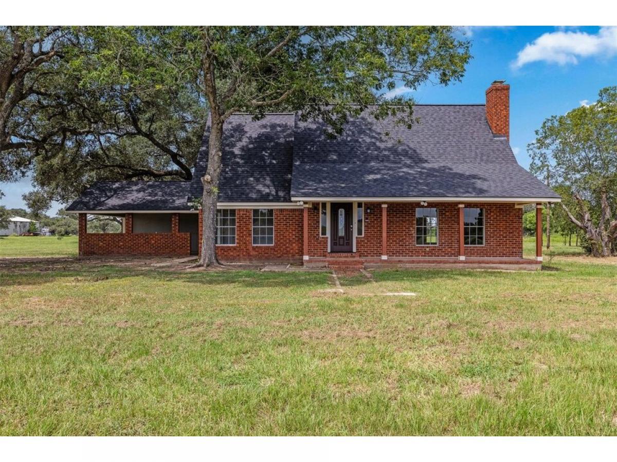 Picture of Home For Sale in Columbus, Texas, United States